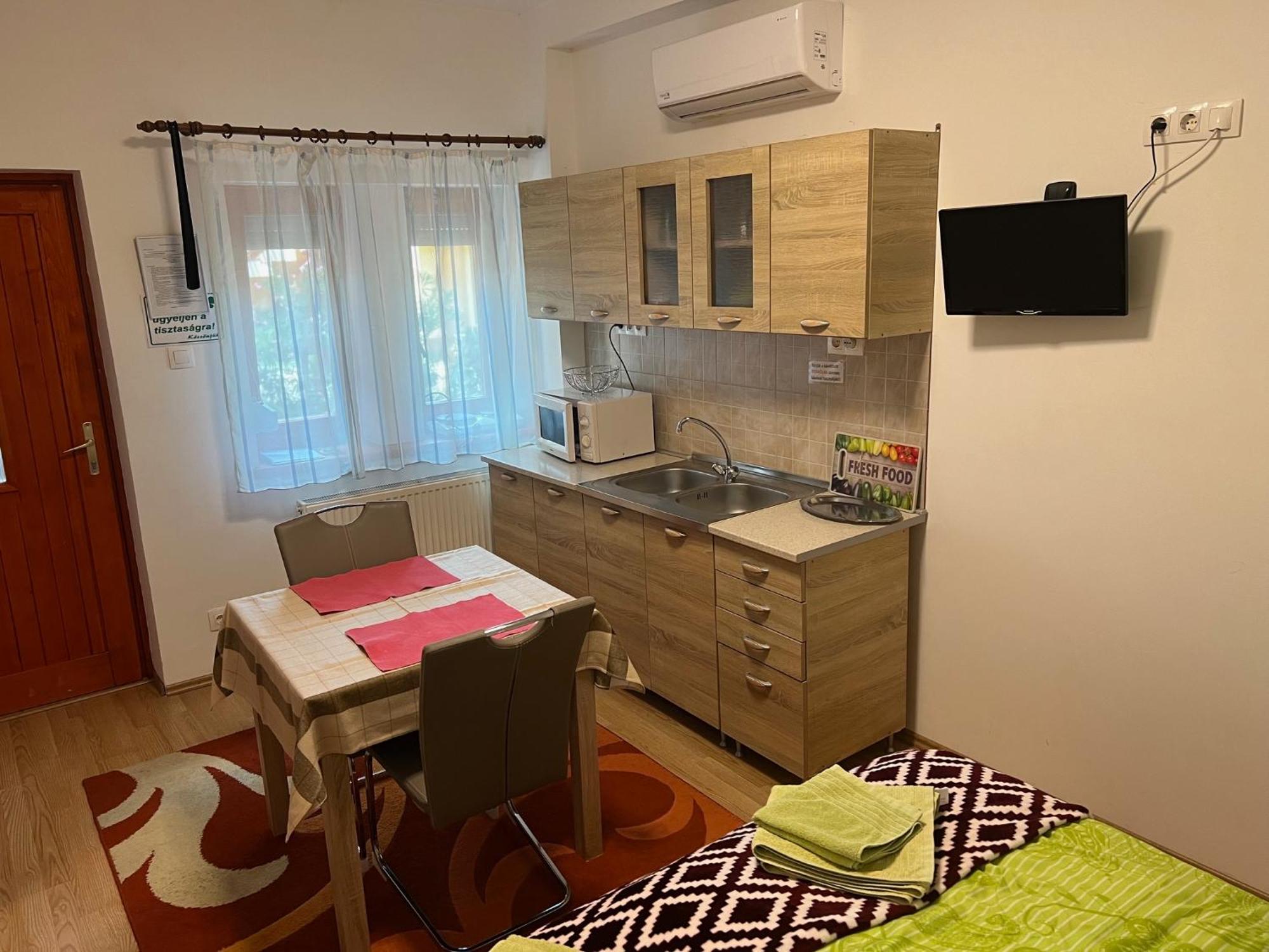 Szahara Vendeghaz Apartment Kerekegyhaza Ngoại thất bức ảnh